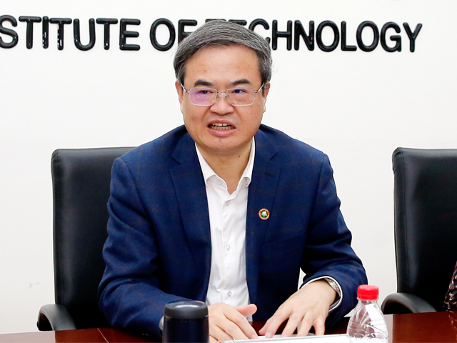 張校長.jpg